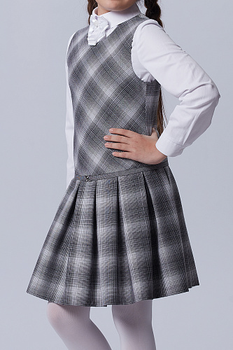 Сарафан КЛ светло-серый: на подкладке, юбка в складку с поясом на пряжке
